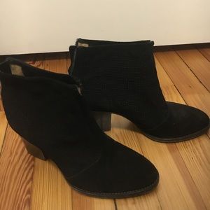 Aquatalia black suede ankle boot size 8.5